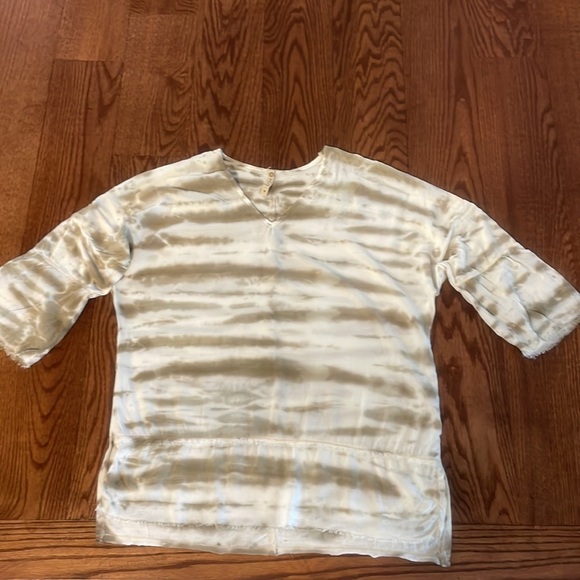 XCVI RAYON 3/4 sleeve tie dye blouse / top V neck raw edges boho stretch back M - Picture 13 of 15